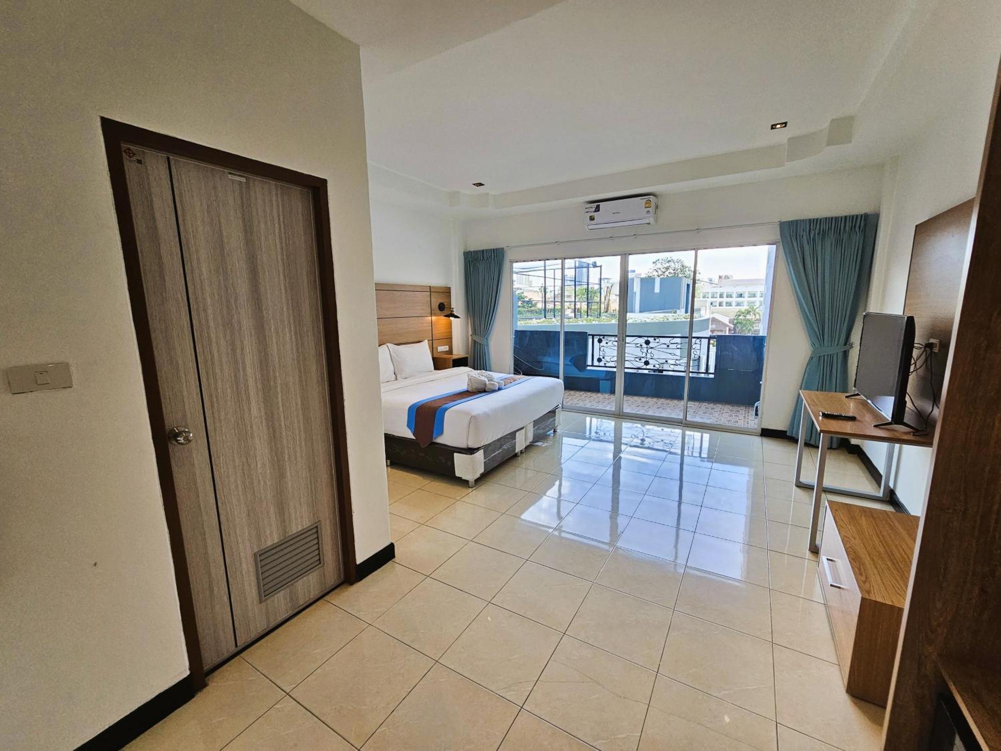 The Base Inn Паттайя Экстерьер фото